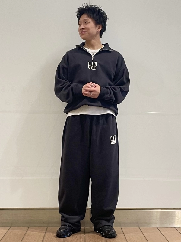 【大人気】ハーフジップロゴセットアップ
