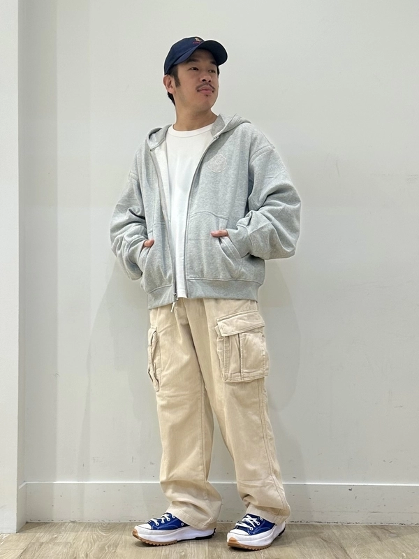 【SNSでバズり中！】人気のパーカー×秋の装いコーデ