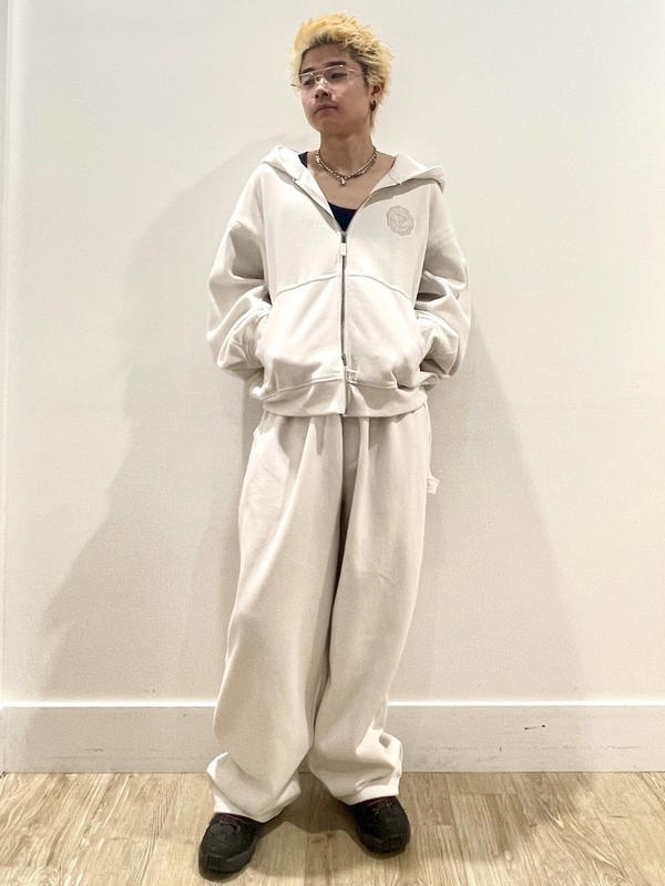 大人気！スウェットセットアップ】のスタイリング | Gap公式オンライン