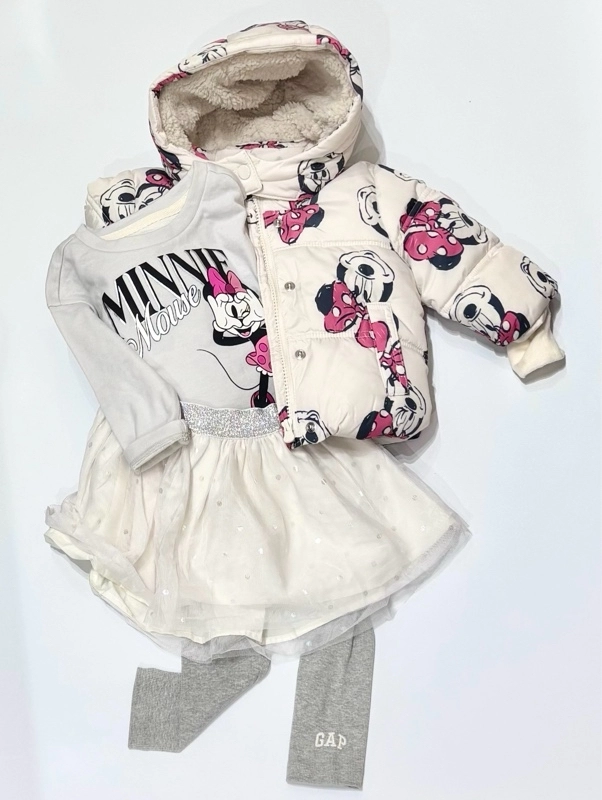 【ミニーちゃんと！暖かお出掛けコーデ♪】