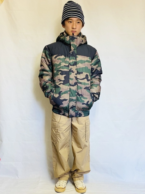 キッズ【迷彩パファジャケット】冬支度万全