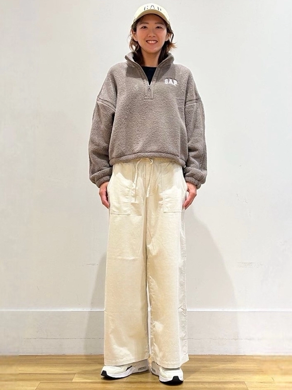 アウターなしでもあったかくて動きやすいカジュアルコーデ