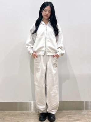 ホワイトセットアップコーデのスタイリング | Gap公式オンラインストア