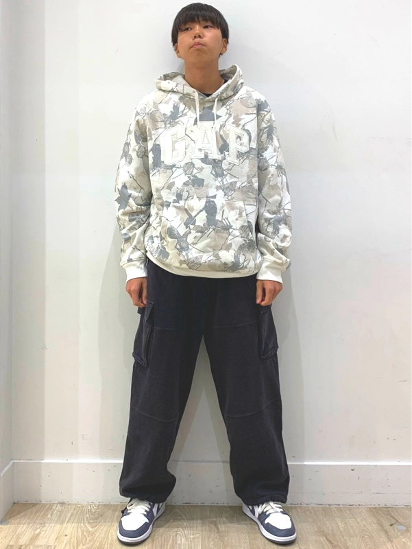 【定番人気】GAPロゴパーカーにカモフラ柄!