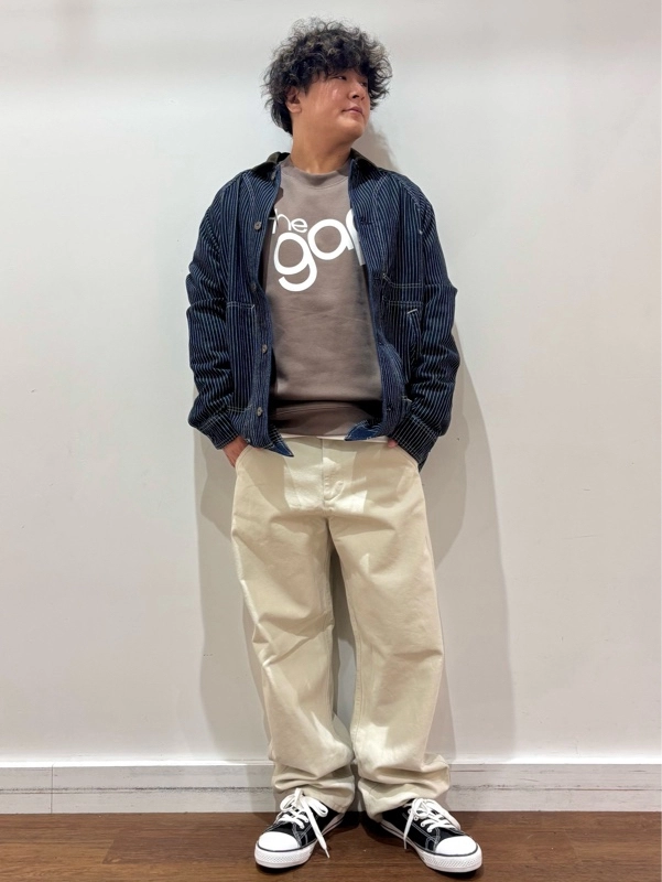 『GAPバブルロゴトレーナーde大人カジュアルコーデ』