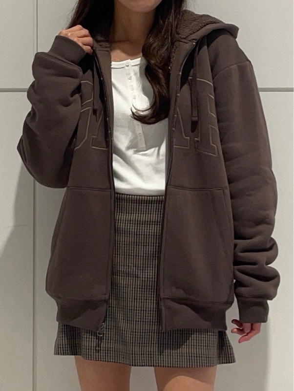 ボアパーカー】ブラウンコーデのスタイリング | Gap公式オンラインストア