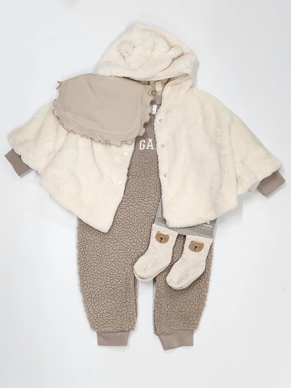 もこもこボアカバーオールであったかコーデ!!