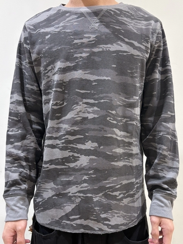 流行りの迷彩サーマルのスタイリング | Gap公式オンラインストア