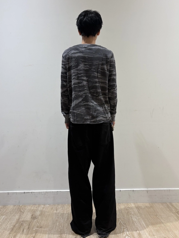 流行りの迷彩サーマルのスタイリング | Gap公式オンラインストア