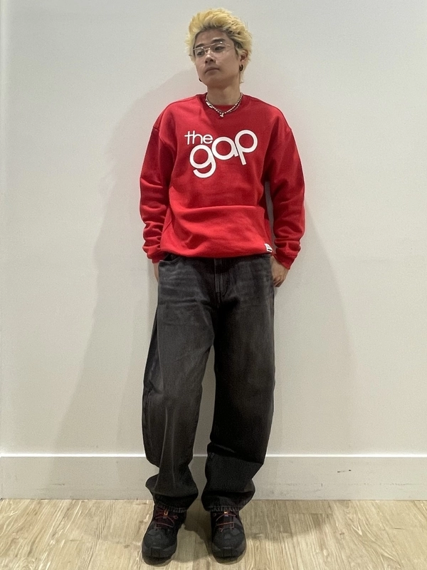 【gapロゴ クルーネックスウェットシャツ】