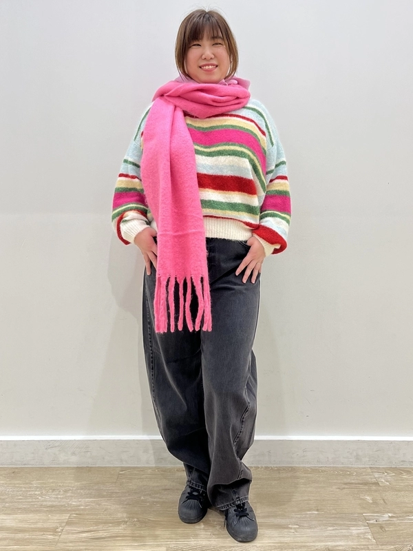カラフルで元気に！セーターコーデ
