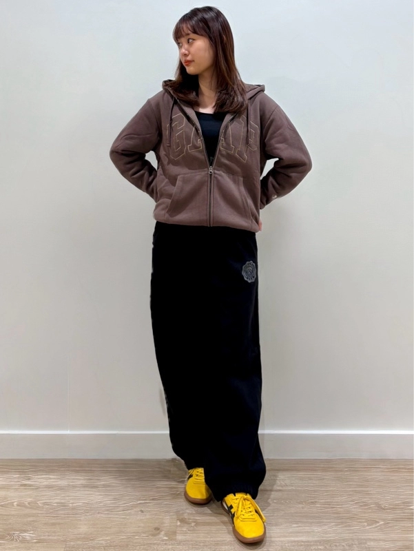 大人気ブラウンロゴボアパーカー