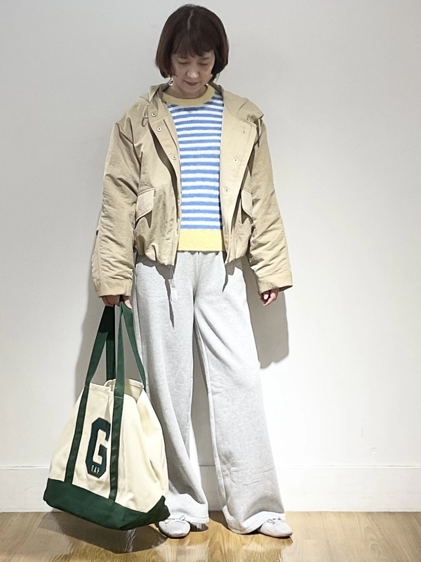 カシミアタッチセーターでお出かけ