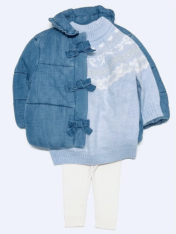 デニムパファージャケット　可愛いクリスマスコーデ