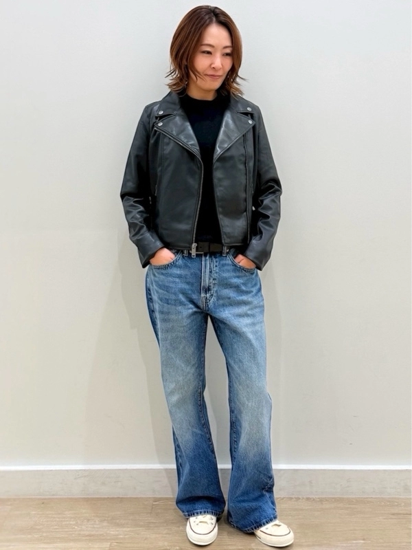 セーター×ライダースコーデ