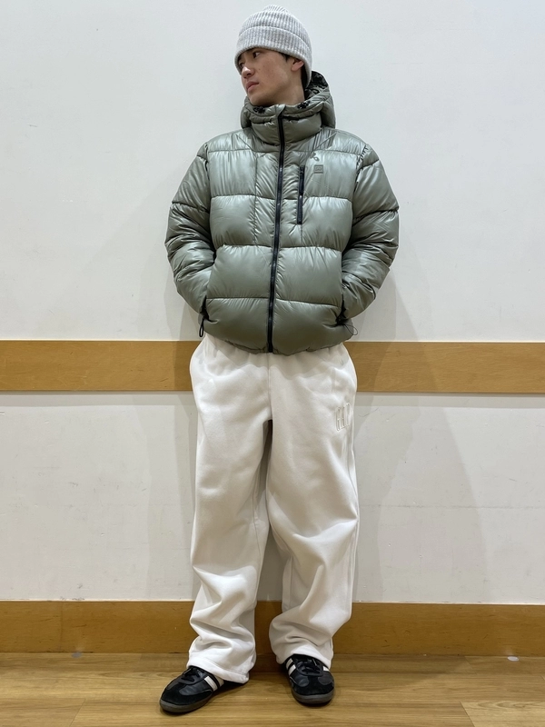 【黒よりカーキ！】