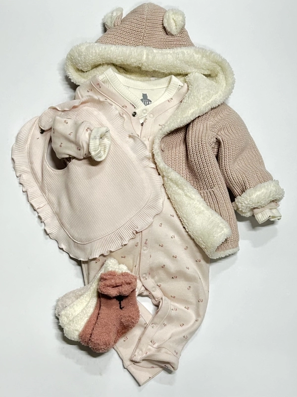 ピンクガーリーなふわもこスタイル♩