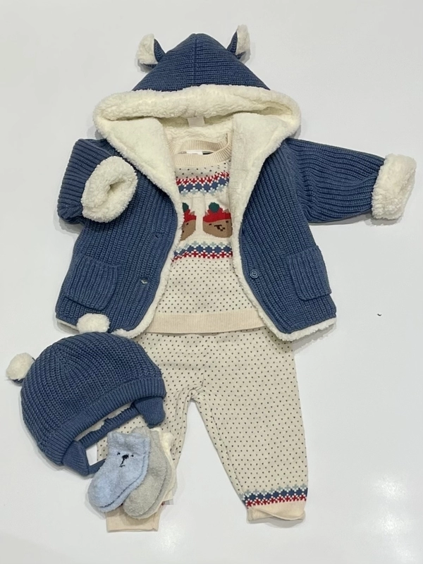 もこもこホリデーコーデ