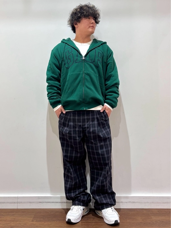 『シェルパパーカーdeちょっとキレイめカジュアルコーデ』