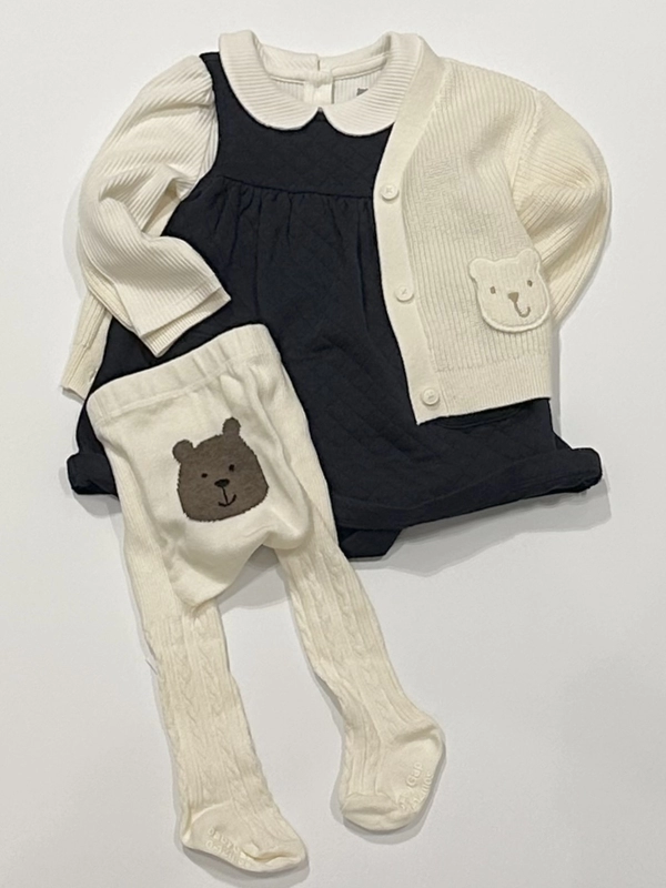 【人気アイテム】シンプルだけど万能コーデ