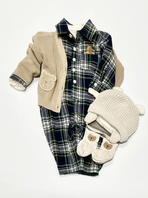 はじめてのチェックにニットを合わせてお出かけ