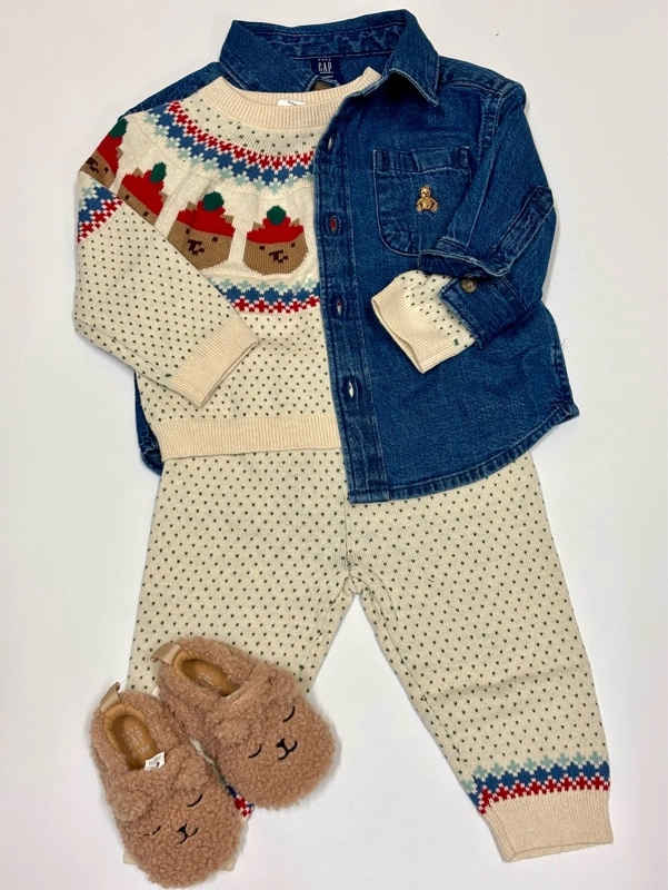 寒い日はお家でのんびり♡こたつでみかんコーデ