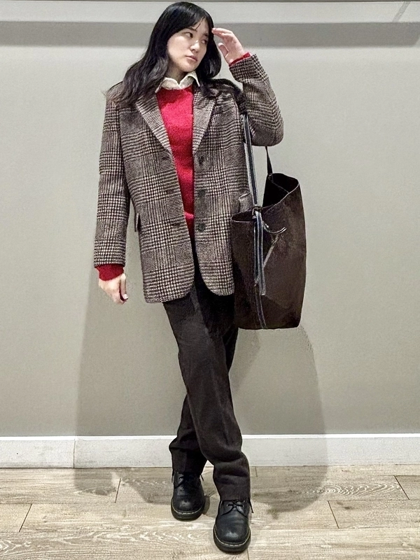 《差し色セーター》 