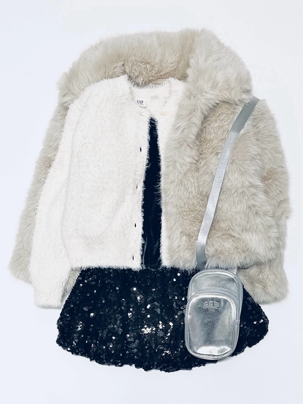 フェイクファーコート クリスマスパーティーコーデ