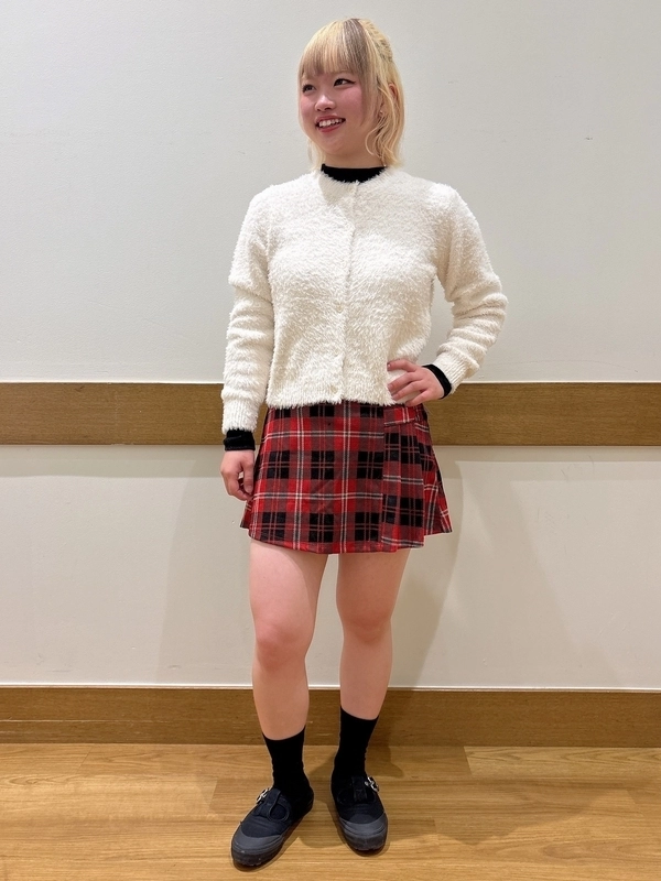 【冬にピッタリ！】赤チェックスカートコーデ