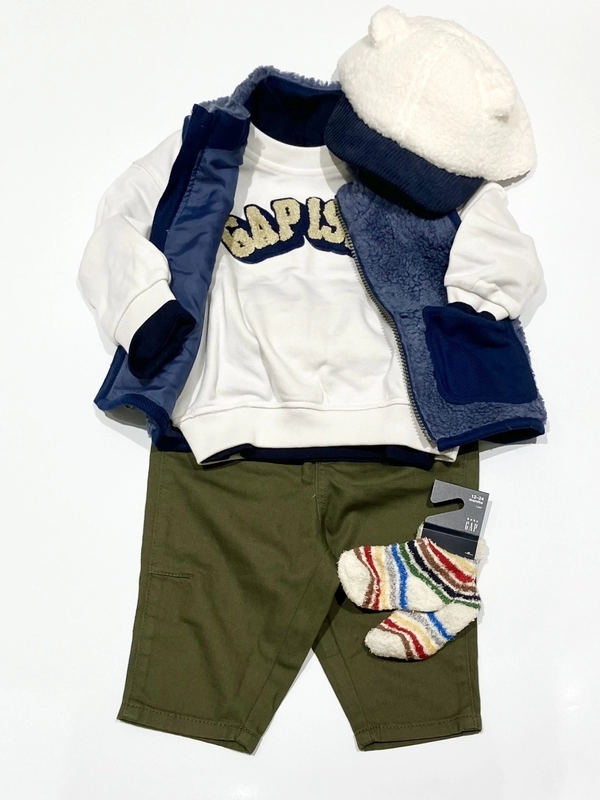 ファミリーでお揃いができるスウェットコーデ