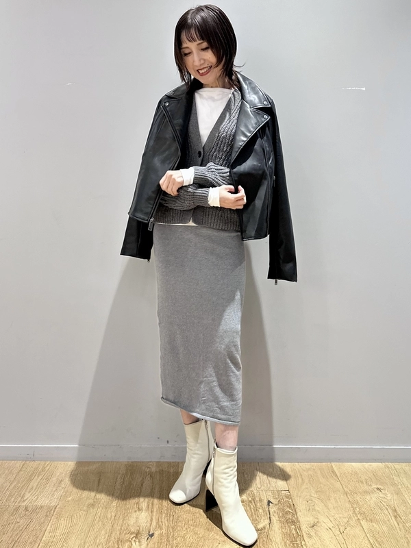 【友だちとカフェで過ごすクリスマスの午後】