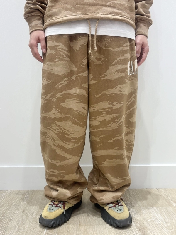 大人気】ロゴセットアップのスタイリング | Gap公式オンラインストア