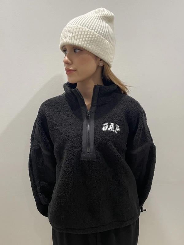 GAPロゴ　ボアスウェット GAP（ギャップ）の「GAPロゴ ボア クルーネック（スウェット）」 - WEAR