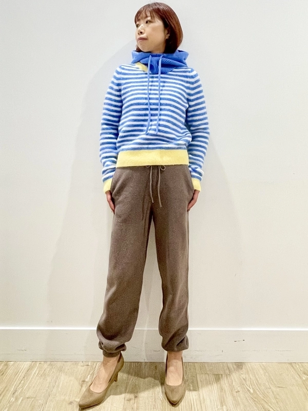 冬のリラックスセーターコーデ