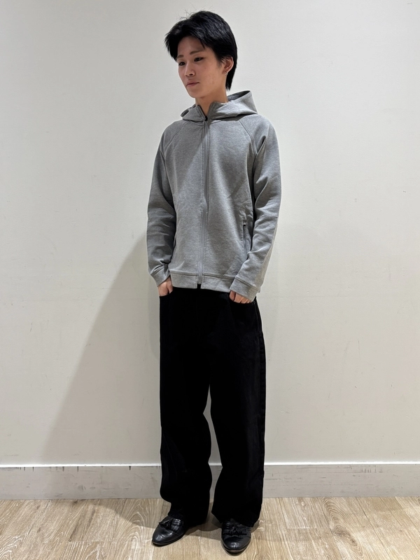 パーカーコーデ