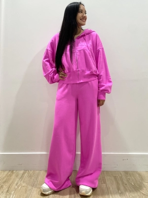 ピンクが可愛い！スウェットセットアップのスタイリング | Gap公式