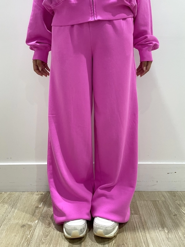 ピンクが可愛い！スウェットセットアップのスタイリング | Gap公式