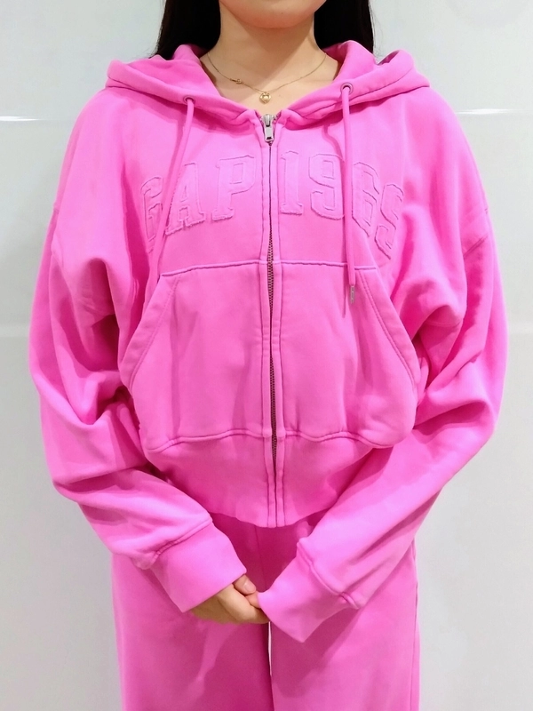 GAP ピンクセットアップ ピンク×セットアップ】のスタイリング | Gap