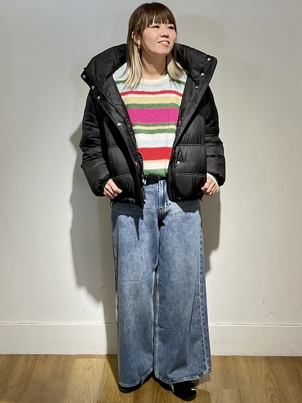 カラフルセーターコーデ