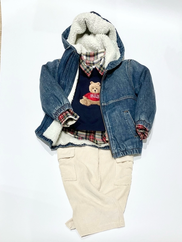 ブラナンセーターとデニムパーカーでお出かけ