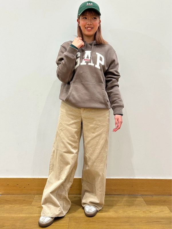 しぃページ 30thGAPロゴパーカー パンツ 30周年パーカー】のスタイリング | Gap公式オンラインストア しぃ様