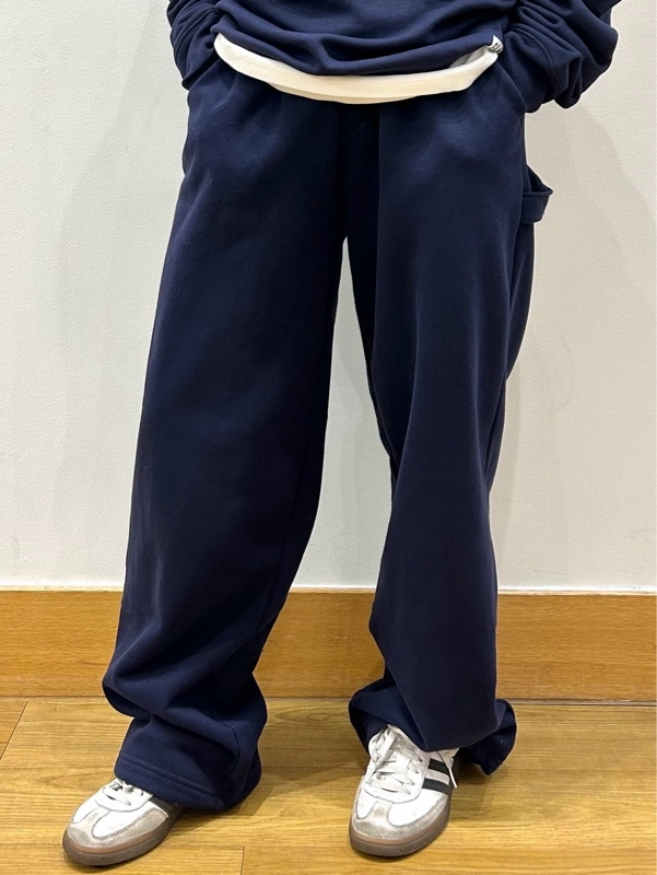 30周年ロゴ】トレーナータイプもおすすめのスタイリング | Gap公式