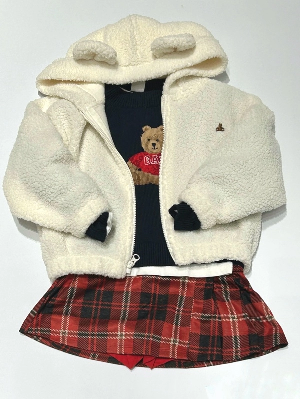 GAPらしいくまさんアイテムコーデ♡