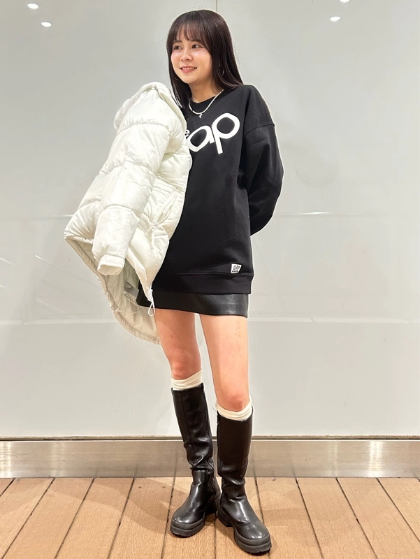 大人気のロゴスウェットコーデ
