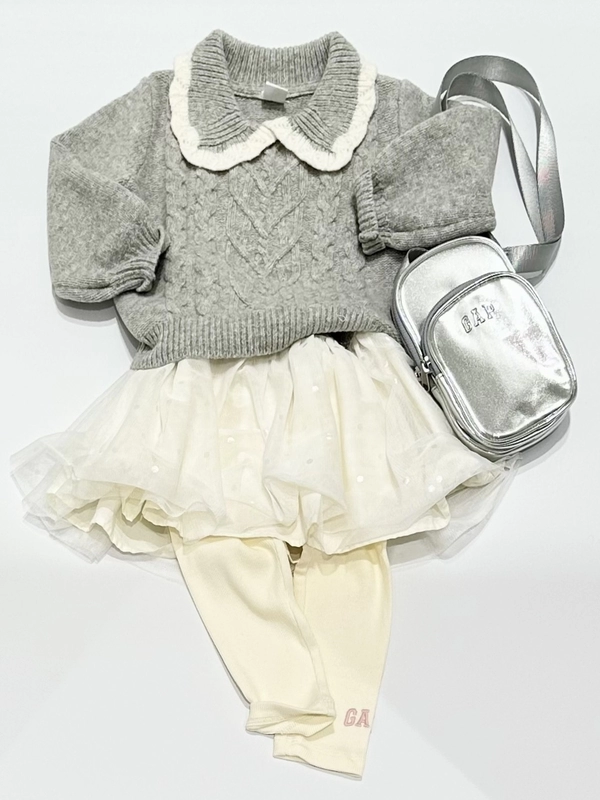 カシミアタッチえり付きセーター