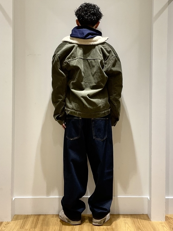 裏ボアアイコンコーデュロイジャケットのスタイリング | Gap公式