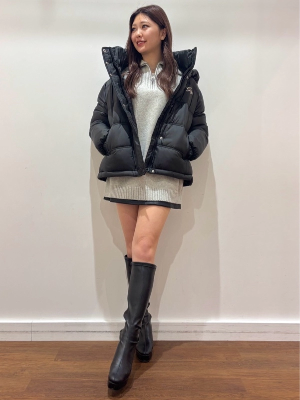 Gapロゴプリマロフトパファージャケットdeモノトーン』のスタイリング