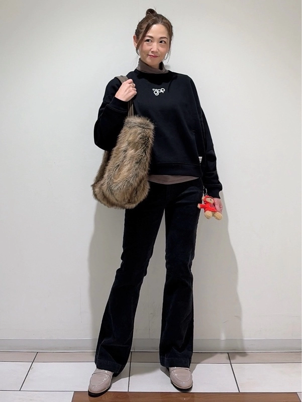 【gapロゴ】でブラックコーデ