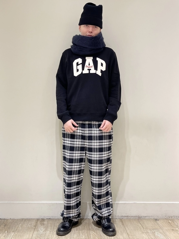 ロゴ×フランネルパンツコーデ