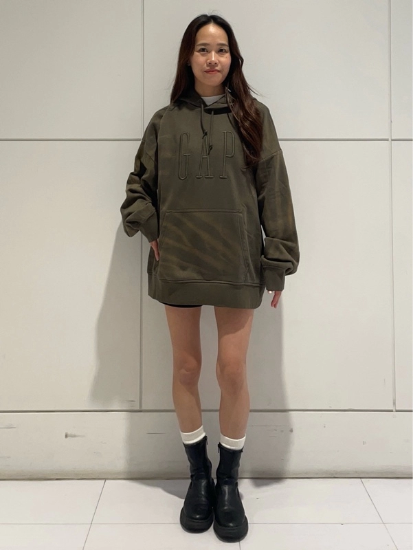 【ロゴパーカー】1枚でも可愛い！